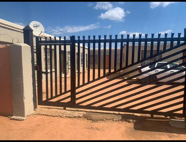 12 BEDROOM HOUSE FOR SALE IN SOSHANGUVE R